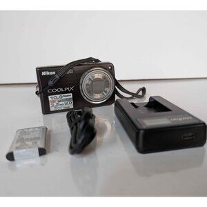 Nikon Coolpix s550 digital camera - 10mp, 5x